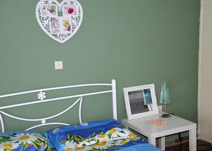 Blue アパート トロン