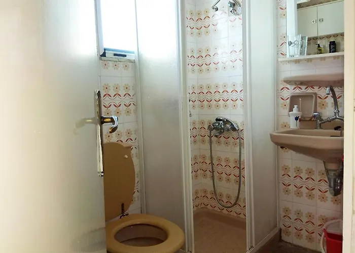 Blue アパート トロン