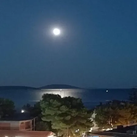 Blue Green Studio Apartment