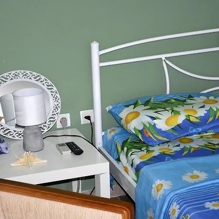 Apartment Blue Green Studio Tolo