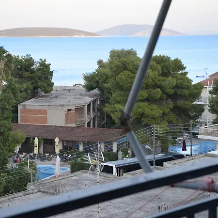 Blue Green Studio Tolo